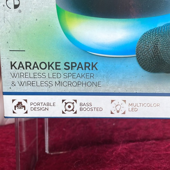 BROOKSTONE WIRELESS MULTICOLOR LED KARAOKE SPARK SPEAKER, MICROPHONE BLUETOOTH - Picture 2 of 8